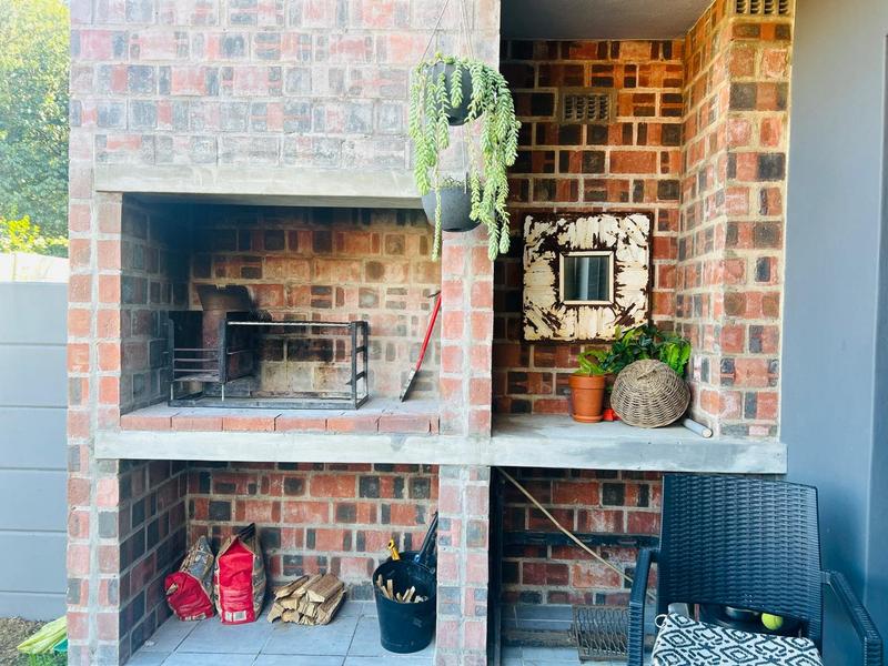 3 Bedroom Property for Sale in De Zoete Inval Western Cape